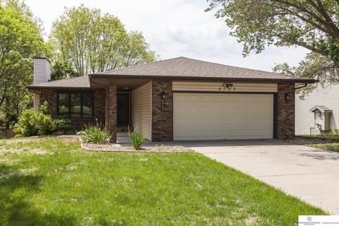 8107 Lowell Ave, Lincoln, NE 68506