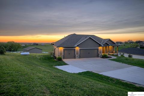 18712 Prairie Ridge Cir, Louisville, NE 68037