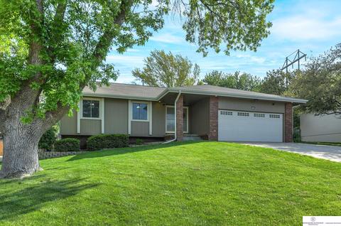 10768 V St, Omaha, NE 68127