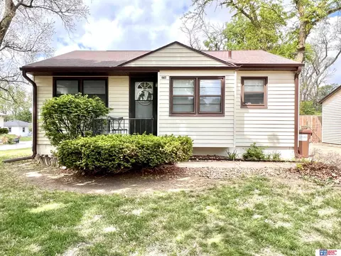 3701 N 11th St, Lincoln, NE 68521