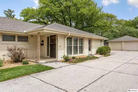 3242 S 39th St, Lincoln, NE 68506