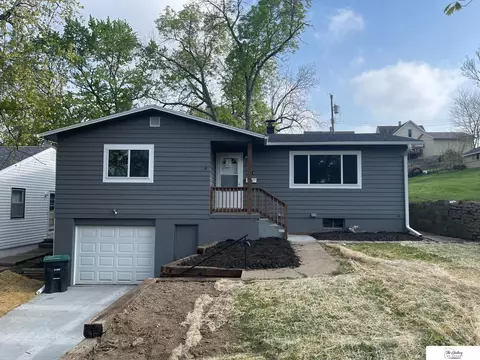 6139 Bedford Ave, Omaha, NE 68104