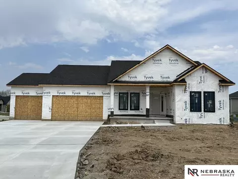 1226 E 9th St, Hickman, NE 68372