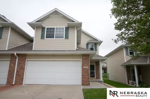 6935 Naples Dr, Lincoln, NE 68526