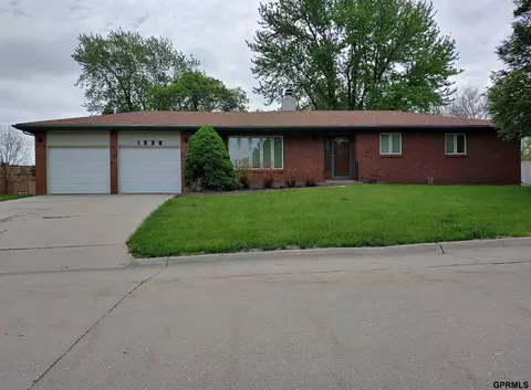 1530 Fir Ave, Crete, NE 68333
