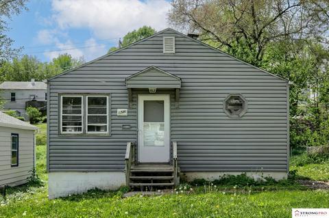 5746 N 35 St, Omaha, NE 68111