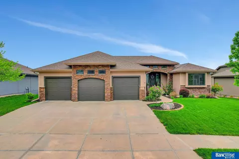 18912 Sahler St, Elkhorn, NE 68022