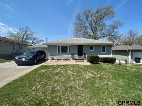 5306 N 45th St, Omaha, NE 68104