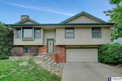 2324 W Garfield St, Lincoln, NE 68522