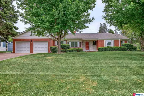 12611 Cryer Ave, Omaha, NE 68144