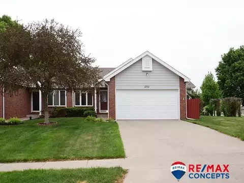 2701 S 82nd St, Lincoln, NE 68506