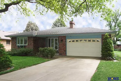 700 Danville Dr, Lincoln, NE 68510