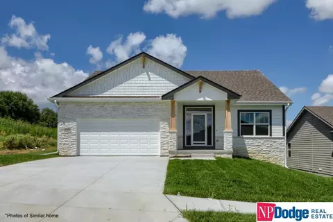 17625 Scott St, Bennington, NE 68007