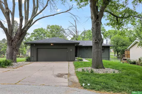 4616 Emiline St, Bellevue, NE 68157