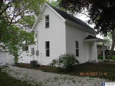 220 S 5th St, Eagle, NE 68347