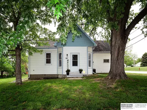 663 W B St, Lincoln, NE 68522