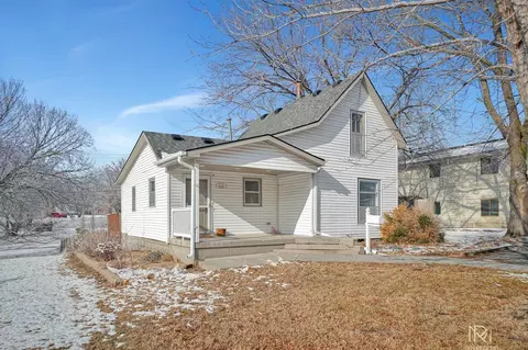513 S 10th St, Beatrice, NE 68310