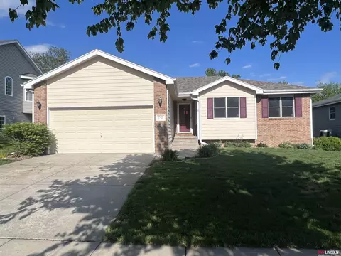 7420 S 16th St, Lincoln, NE 68512