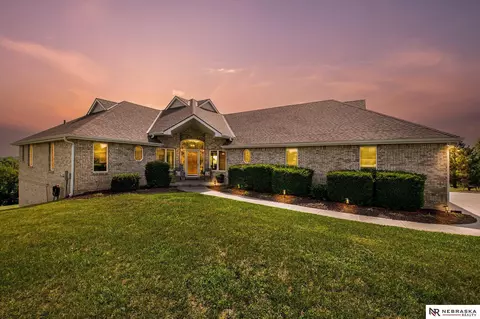 10007 Crystal Lake Dr, Blair, NE 68008