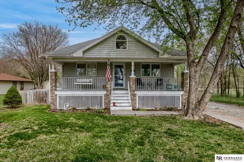 1054 SW 2nd St, Lincoln, NE 68508