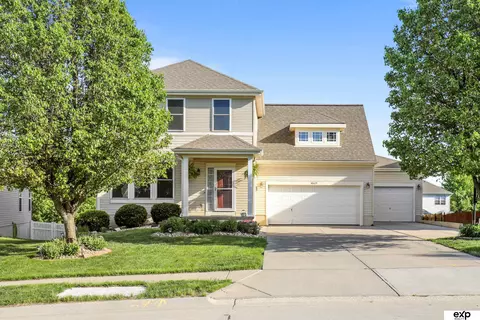 16421 Erskine St, Omaha, NE 68116