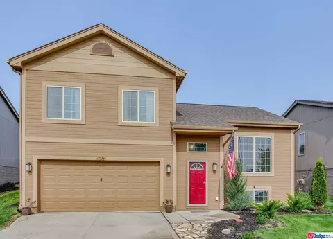 7718 N 147 St, Bennington, NE 68007