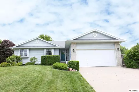 15105 Marseille Ave, Bellevue, NE 68123