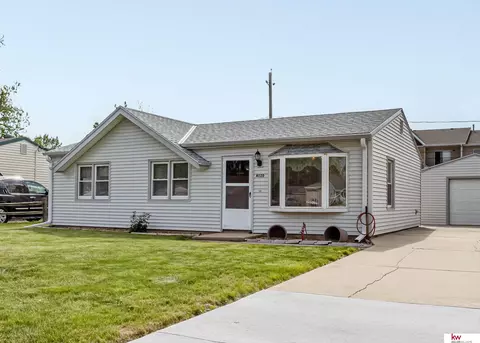 4020 Twin City Dr, Council Bluffs, IA 51501