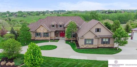 5767 Clearwater Dr, Fort Calhoun, NE 68023