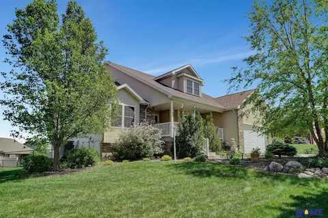 4730 Landsberry Ln, Lincoln, NE 68516