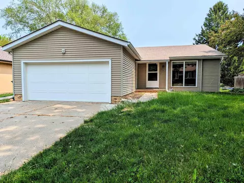 15162 R St, Omaha, NE 68137