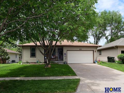 921 Daybreak Dr, Lincoln, NE 68505