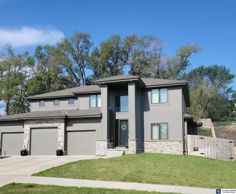 2404 N 188th Ter, Elkhorn, NE 68022