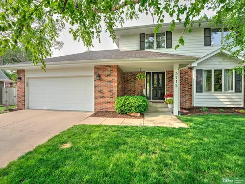 3712 Timberline Ct, Lincoln, NE 68506
