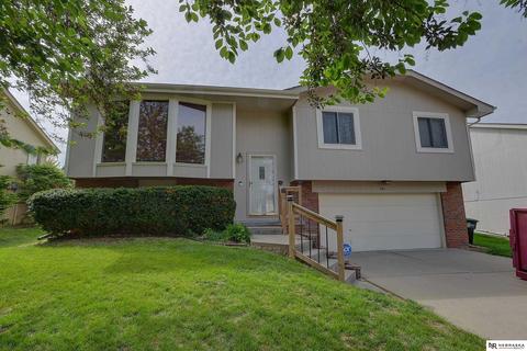 8185 Willit St, Omaha, NE 68122