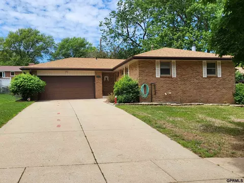 4031 N 15 St, Lincoln, NE 68521
