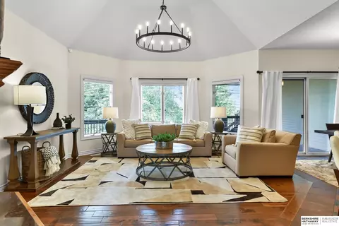 20197 George B Lake Pkwy, Omaha, NE 68130