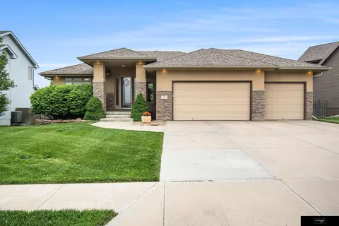 17212 Sage St, Omaha, NE 68136