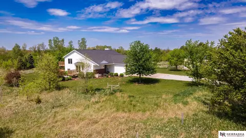 5621 Grace Ln, Lincoln, NE 68527