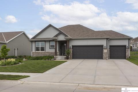 21125 Castlerock Ln, Gretna, NE 68028