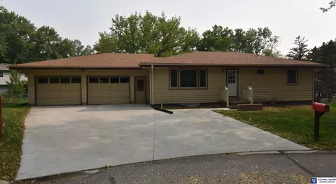751 W Park Dr, Wahoo, NE 68066
