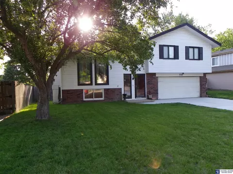 7116 S 139th Cir, Omaha, NE 68138