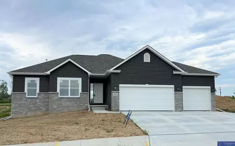 10333 S 205 St, Gretna, NE 68028
