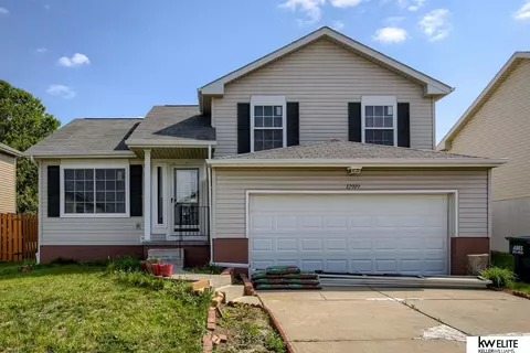12919 Vernon St, Omaha, NE 68164