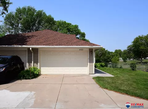 4421 Smoke Tree Holw, Lincoln, NE 68516