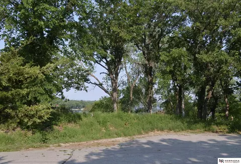 8908 Star Ct, Plattsmouth, NE 68048