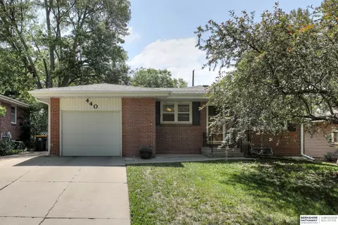440 Skyway Rd, Lincoln, NE 68505