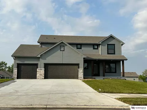 4911 Helwig Ave, Papillion, NE 68133