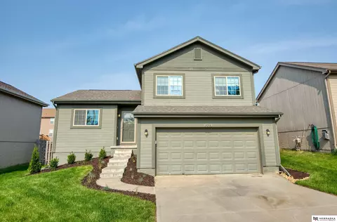 8216 N 147th St, Bennington, NE 68007