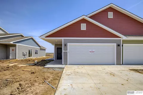2150 Brandon Ln, Fremont, NE 68025